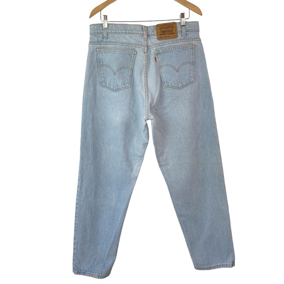 Levi’s VINTAGE 90s 550 ORANGE Tab Relaxed Fit Tapered Leg Light Wash Denim Jeans - Picture 3 of 16